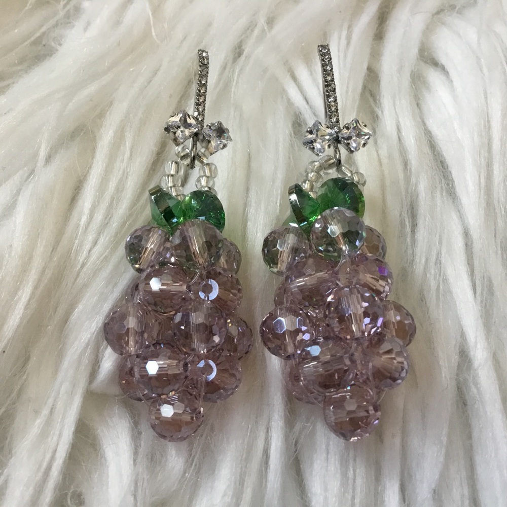 Glass Grape Cluster Faceted Green & Pink Crystal Accents Earrings - Picture 4 of 4